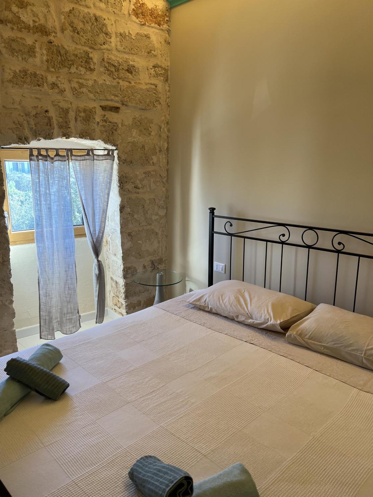 Intra Moenia Panzió Bisceglie Kültér fotó