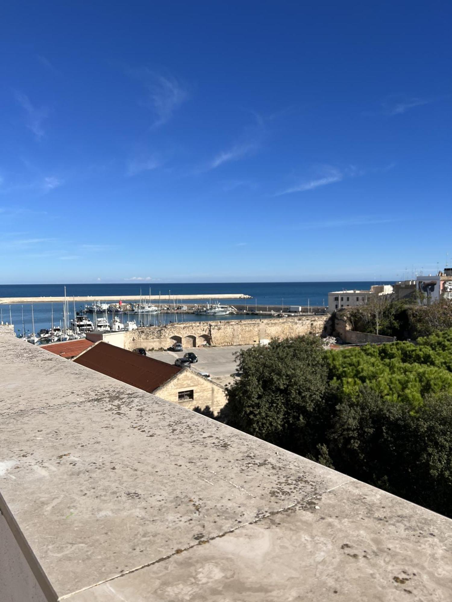 Intra Moenia Panzió Bisceglie Kültér fotó